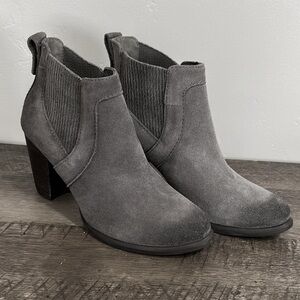 UGG Australia Cobie Ankle Boots Womens Size 8 EUR 39 Gray Leather Chelsea Pullon